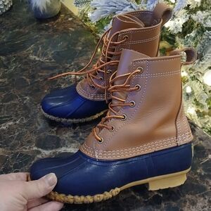 L.L. Bean 8" Waterproof Duck Boots Size 7 for Women